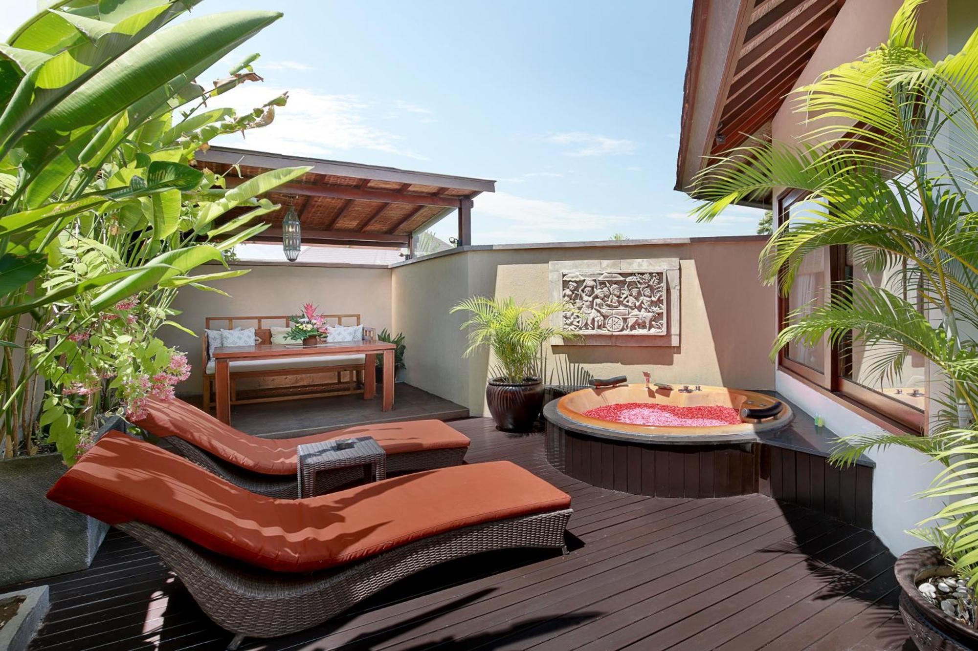Special Offer - One-Bedroom Suite with Hot Tub